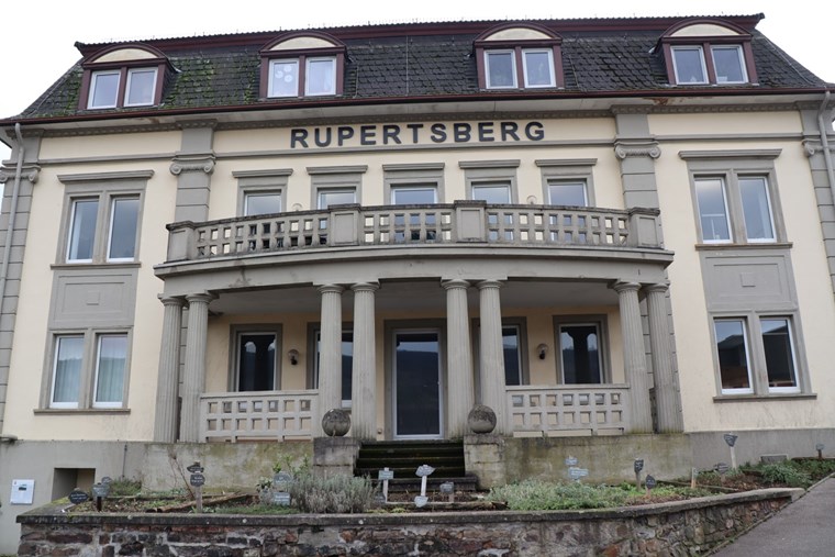 Die Villa am Rupertsberg – "neue" Heimat des Stadtarchivs und der Klosterarkaden