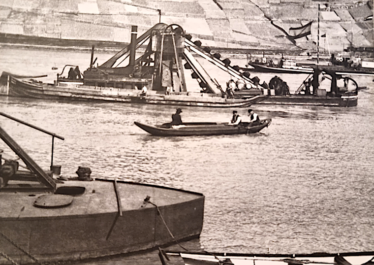Schon vor über 100 Jahren wurde Kies mit Baggerschiffen gehoben.