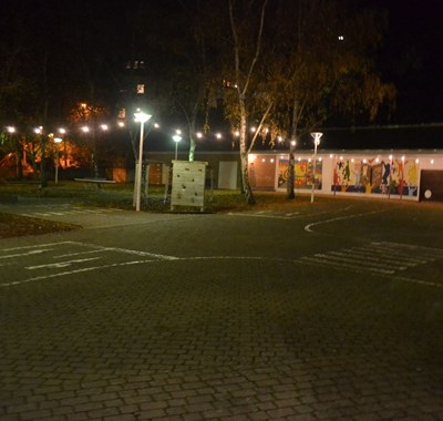 Festbeleuchtung Schulhof Grundschule am Mäuseturm