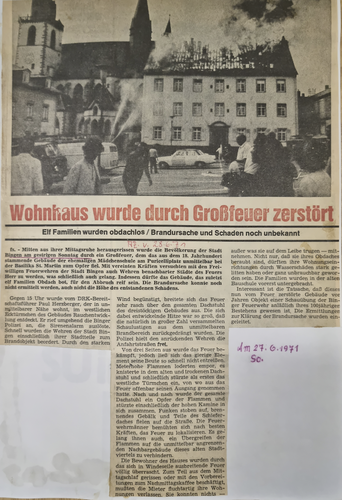 Dieser Zeitungsbericht erschien in der Allgemeine Zeitung am 29.06.1971 über den Brand. Foto Zell. (Teil 1)