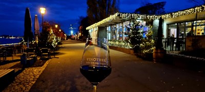 Weihnachtliche Vinothek