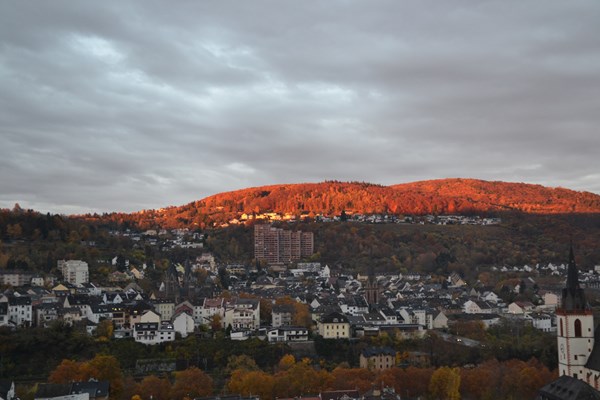 Blick am Morgen von Burg Klopp aus nach Bingerbrück.
