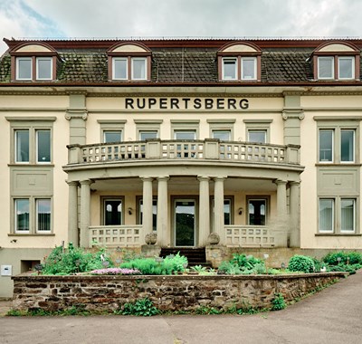 Villa am Rupertsberg - Stadtarchiv & Klosterarkaden