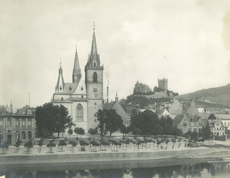 Das Naheufer der Stadt Bingen 1902